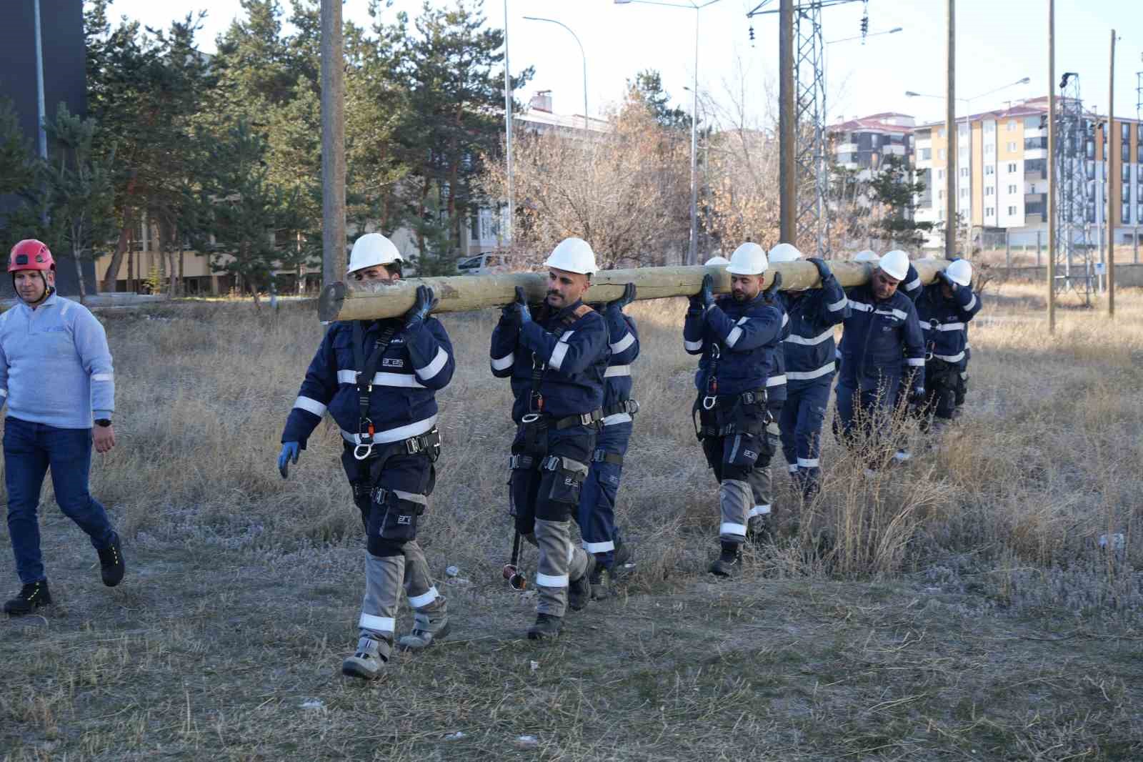 yogun kis sartlarina zorlu parkurda hazirlaniyorlar 3 KzgGXUT9
