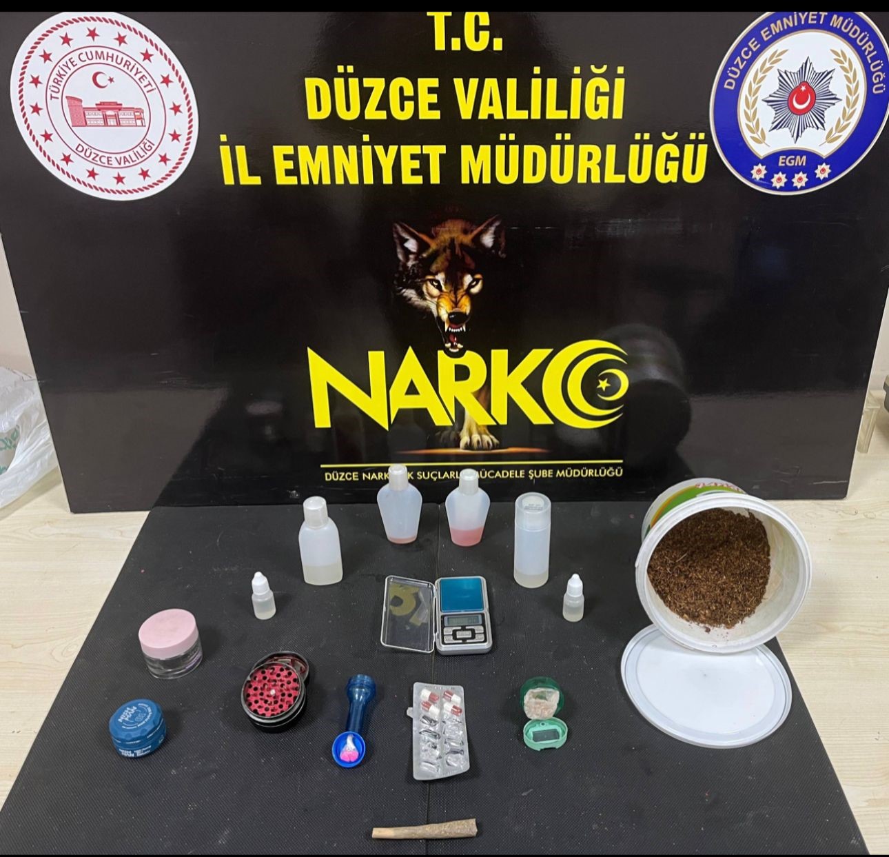 yogurt kovasindan uyusturucu cikti 0 UUdasWy3
