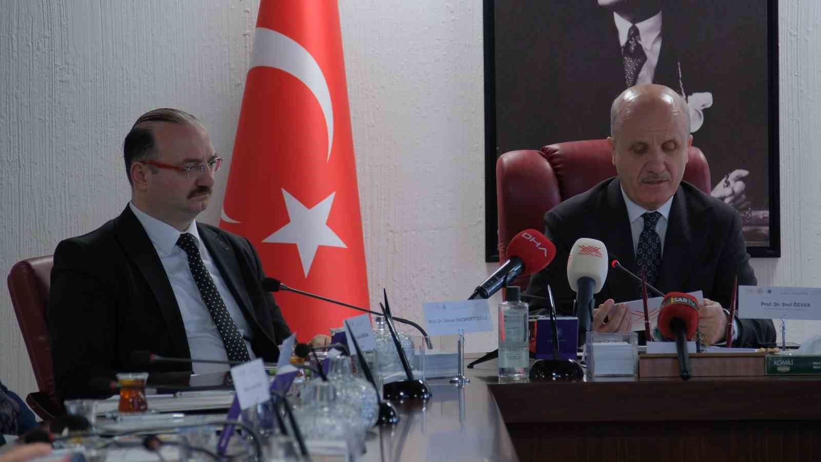 yok baskan prof dr erol ozvar lisans egitiminin uc yila indirilmesiyle alakali daha somut 2q5P1nBK