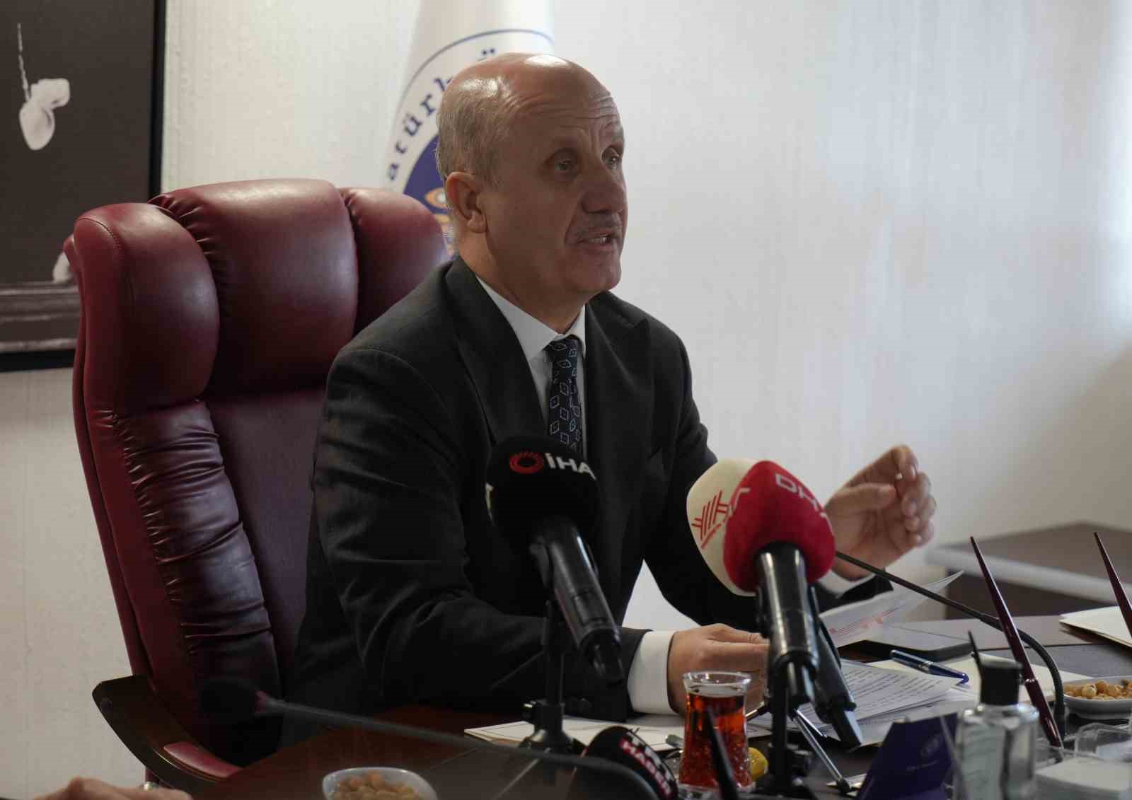 yok baskan prof dr erol ozvar lisans egitiminin uc yila indirilmesiyle alakali daha somut LytWr1AU