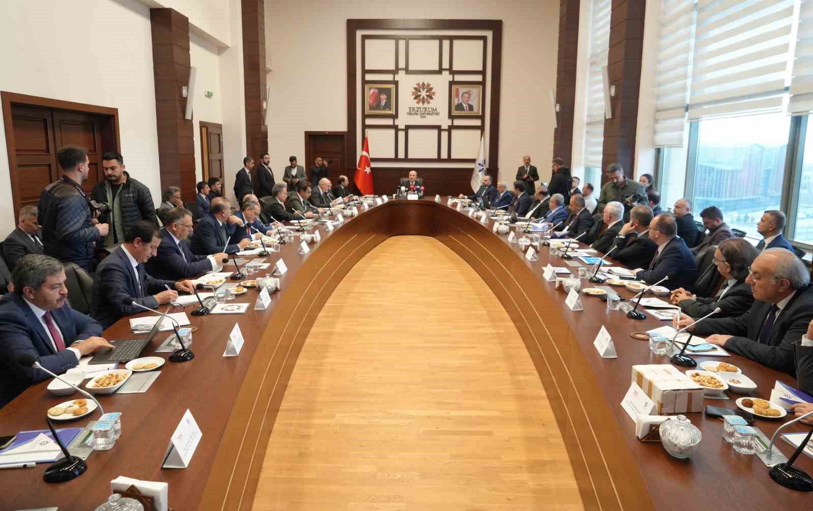 YÖK Başkanı Özvar: "Halktan kopuk, bulunduğu toplumun ihtiyaçlarını dikkate almayan bir üniversite anlayışı yok" 4 yok baskani ozvar halktan kopuk bulundugu toplumun ihtiyaclarini dikkate almayan bir universite anlayisi yok pOSGkNI2