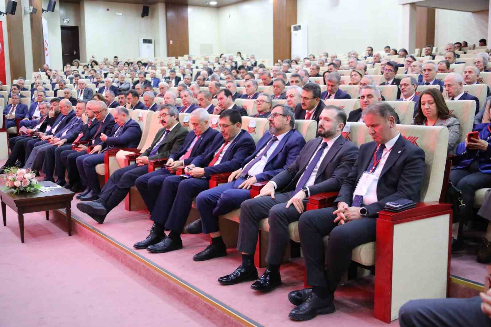 YÖK Başkanı Özvar: "Müfredatların teknoloji dönüşümüne uyumunu hızlandıracak mekanizmaları kurmayı hedefliyoruz" 6 yok baskani ozvar mufredatlarin teknoloji donusumune uyumunu hizlandiracak mekanizmalari kurmayi hedefliyoruz 2 FqcPVk2d