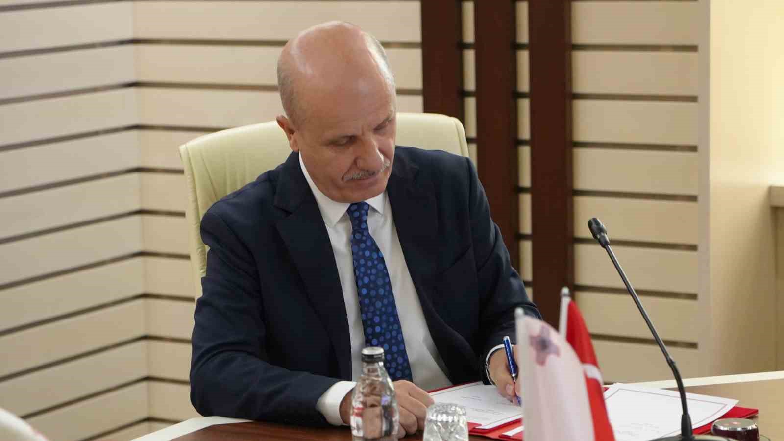 YÖK Başkanı Prof. Dr. Özvar: "YÖK olarak son yıllarda Türk üniversitelerinin uluslararasılaşmasını en önemli önceliklerimizden biri haline getirdik" 8 yok baskani prof dr ozvar yok olarak son yillarda turk universitelerinin uluslararasilasmasini en onemli kHkaqBUL