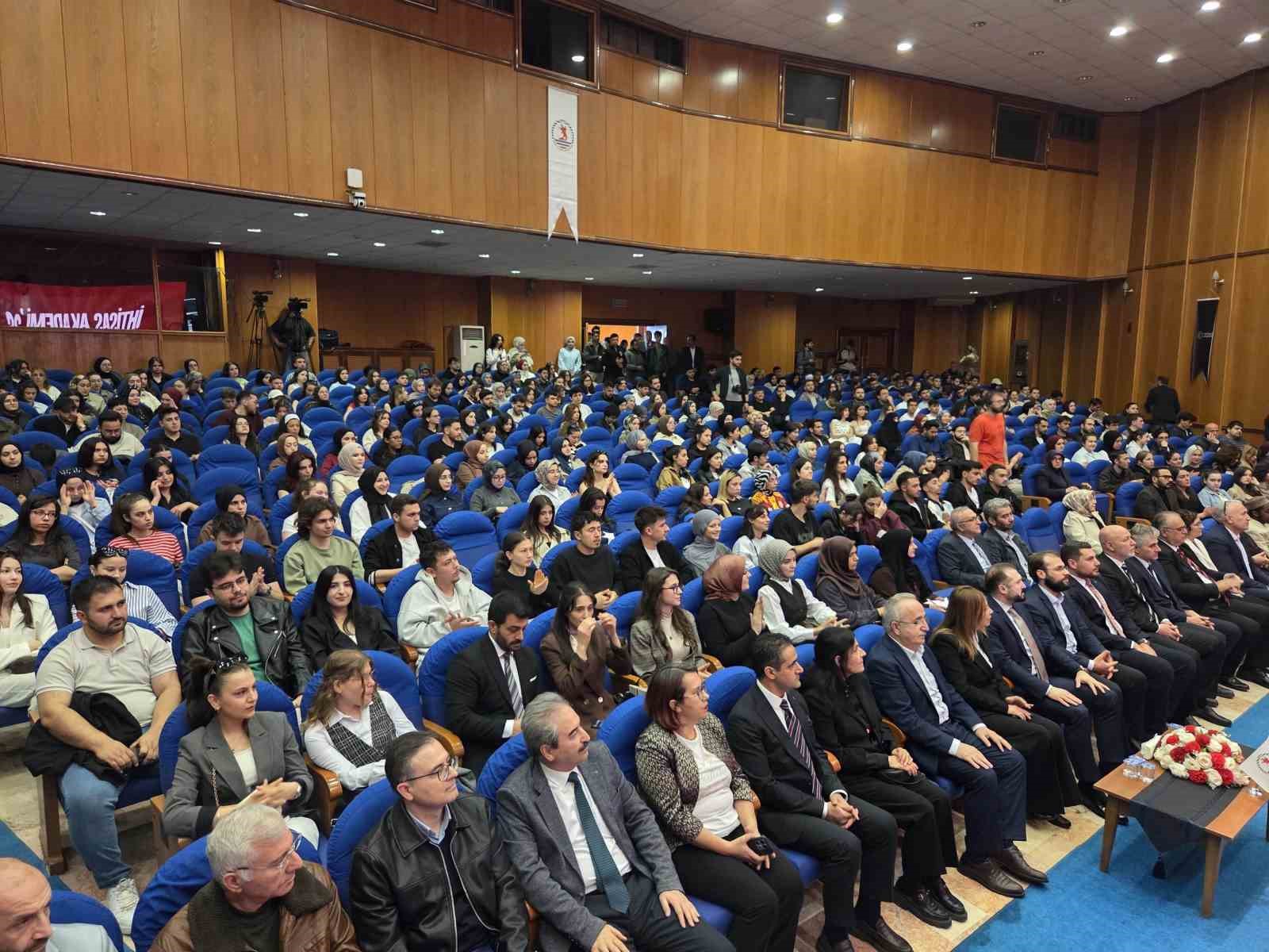 YÖK Genel Sekreteri Aksoy’dan ODTÜ değerlendirmesi: "İdeolojiler gözünüzü kör etmesin" 10 yok genel sekreteri aksoydan odtu degerlendirmesi ideolojiler gozunuzu kor etmesin 6 RQQtGq5t