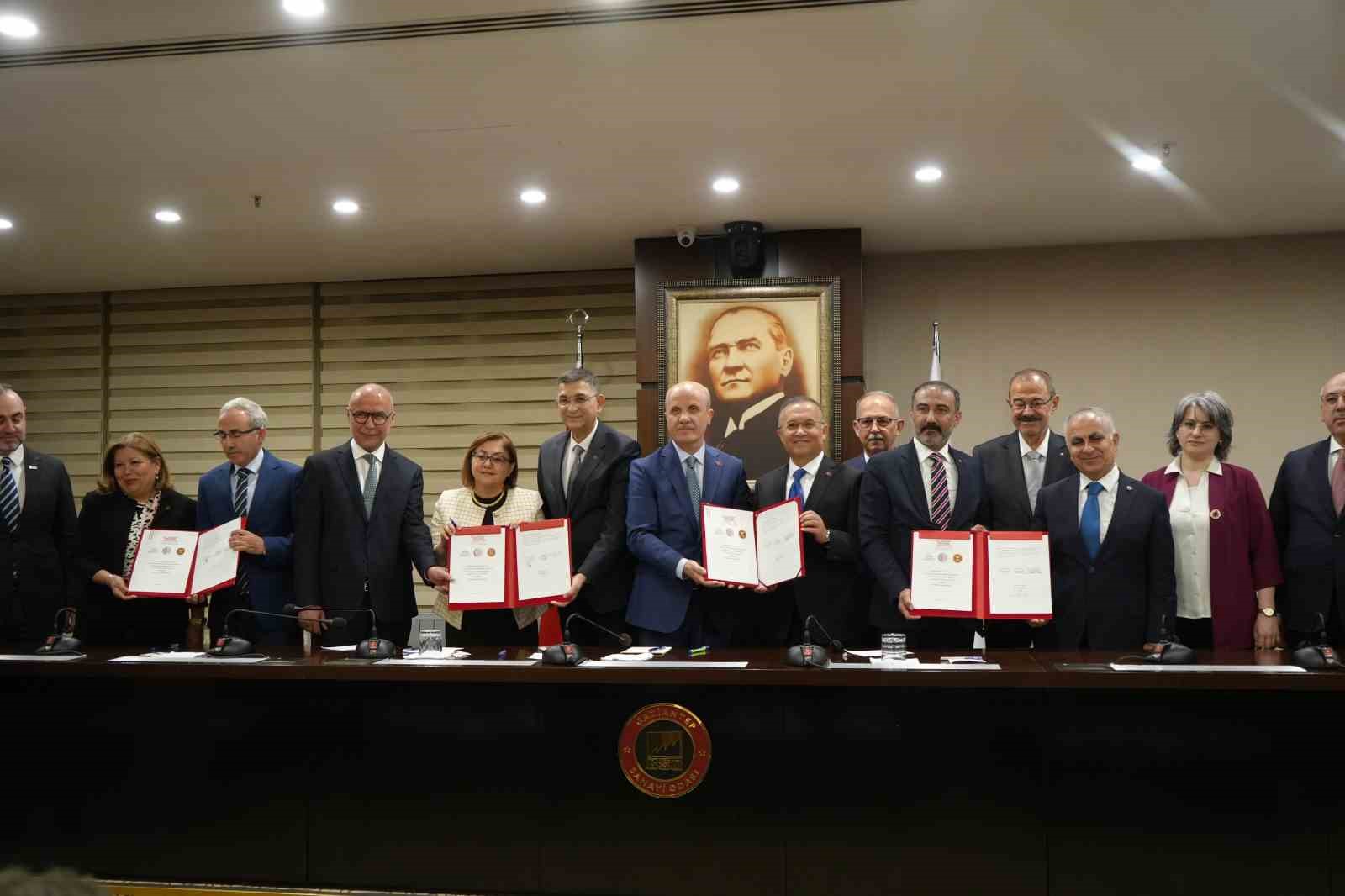 YÖK’ten mesleki eğitimde tarihi dönüşüm: Öğrenciler kampüsten işletmeye geçiyor 4 yokten mesleki egitimde tarihi donusum ogrenciler kampusten isletmeye geciyor 0 I3yaEPSm