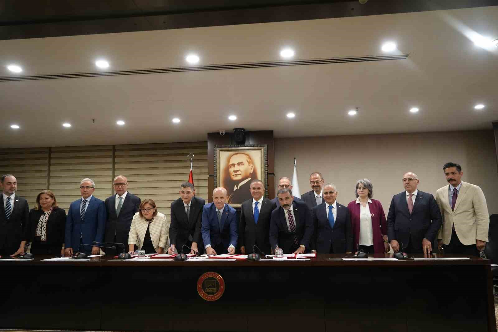 YÖK’ten mesleki eğitimde tarihi dönüşüm: Öğrenciler kampüsten işletmeye geçiyor 10 yokten mesleki egitimde tarihi donusum ogrenciler kampusten isletmeye geciyor 6 b6fMrc1w