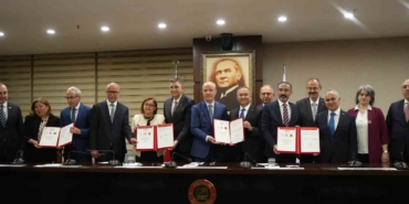 yokten-mesleki-egitimde-tarihi-donusum-ogrenciler-kampusten-isletmeye-geciyor-X1Qsyz96.jpg