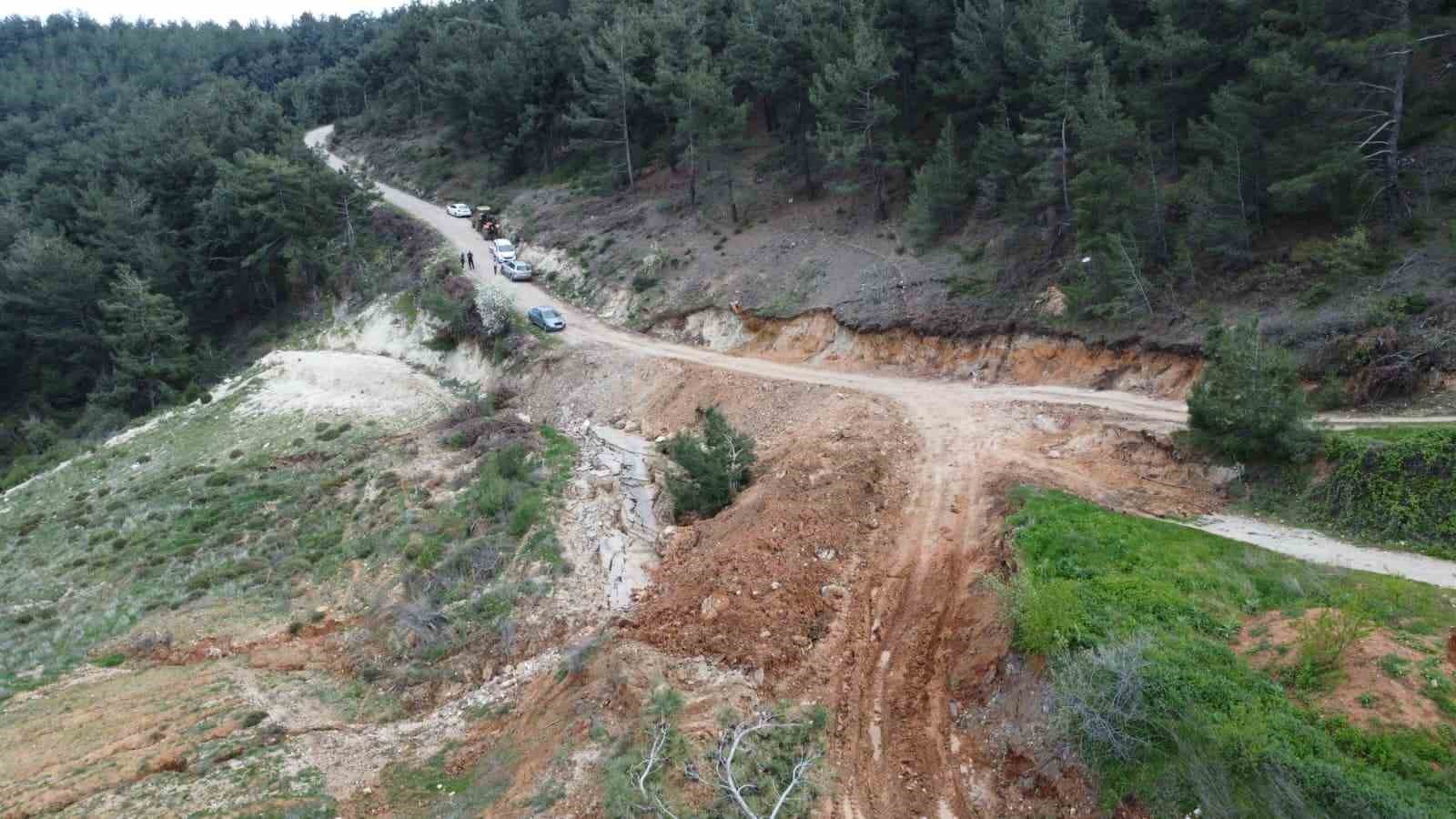 yol coktu mahalleli 3 aydir tarlasina yuruyerek gidiyor 0 nsqtGuFn