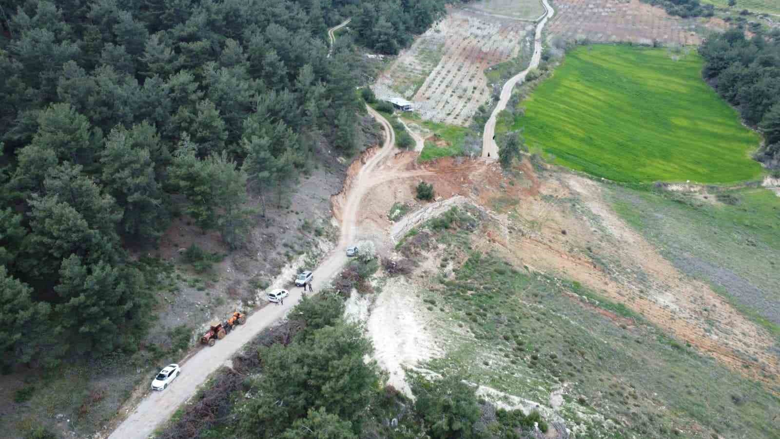yol coktu mahalleli 3 aydir tarlasina yuruyerek gidiyor 8 rJAXeXed