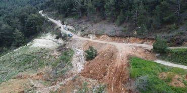 yol-coktu-mahalleli-3-aydir-tarlasina-yuruyerek-gidiyor-eGi6alHL.jpg