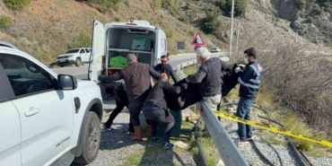 yol-kenarinda-olu-bulunan-kadinin-kocasi-ile-oglu-tutuklandi-ct3vkblx.jpg