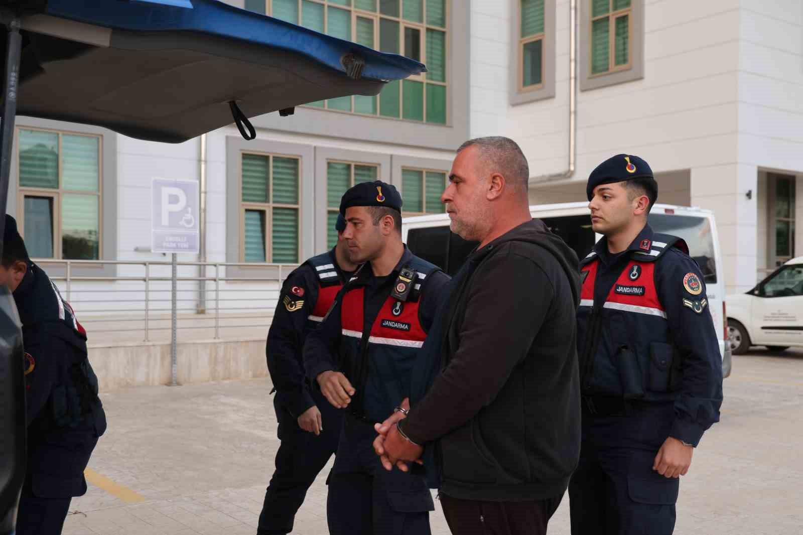 yol kenarindaki genc kiza carpan surucu yakalandi 1 Q7v3Tqqb