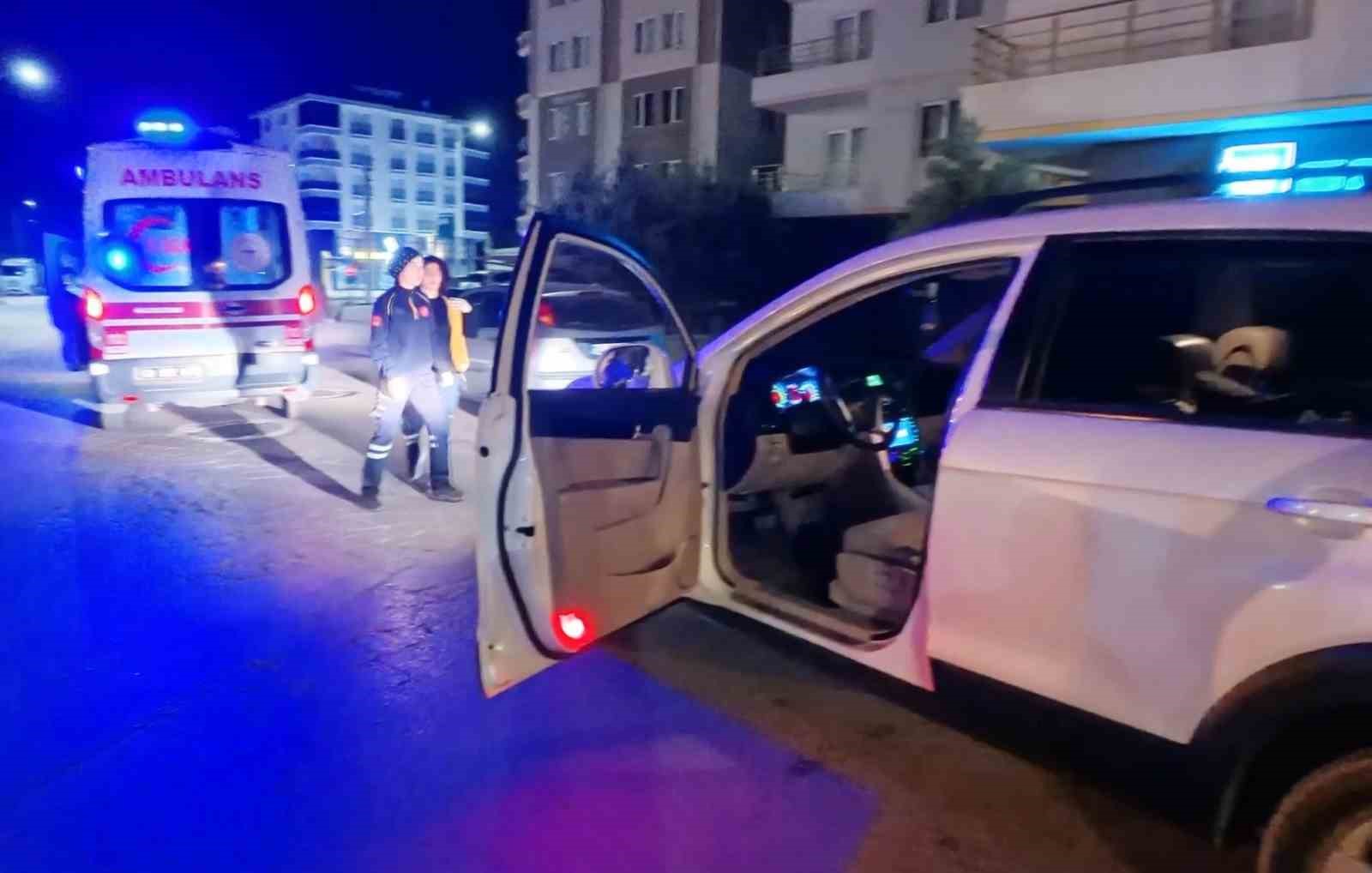 Yol ortasında çalışır vaziyette kapısı açık araçta sızan şahıs ekipleri alarma geçirdi 9 yol ortasinda calisir vaziyette kapisi acik aracta sizan sahis ekipleri alarma gecirdi 5 3vRqkypf
