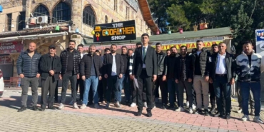 yol-ve-kavsak-duzenlemesinde-musteri-kaybi-endisesi-esnafi-sokaga-doktu-68UiLhDy.jpg