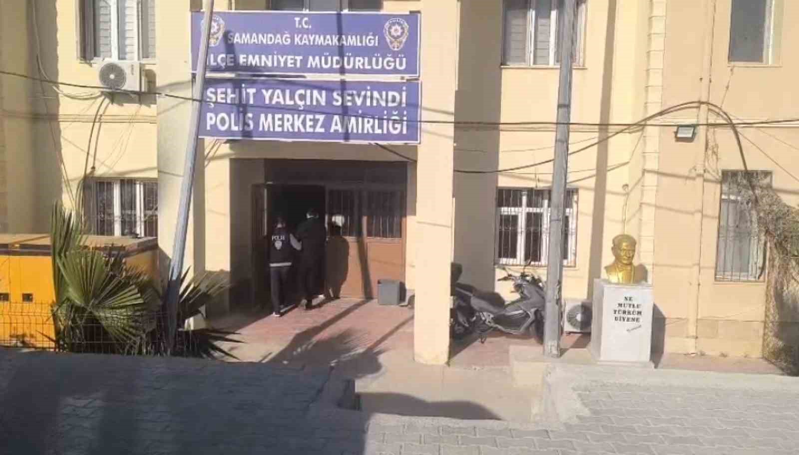 yol verme tartismasinda uc cocuk babasini olduren firari 2 sahis yakalandi 0 kjZzkbLz