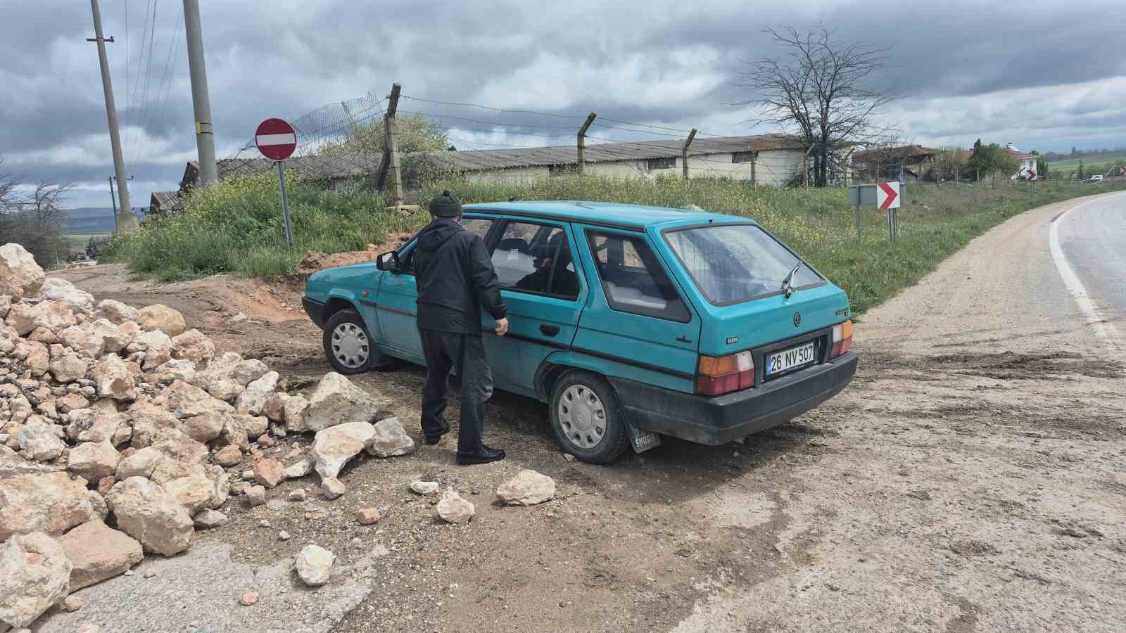 yol yapalim derken mahalleliyi hapsettiler 0