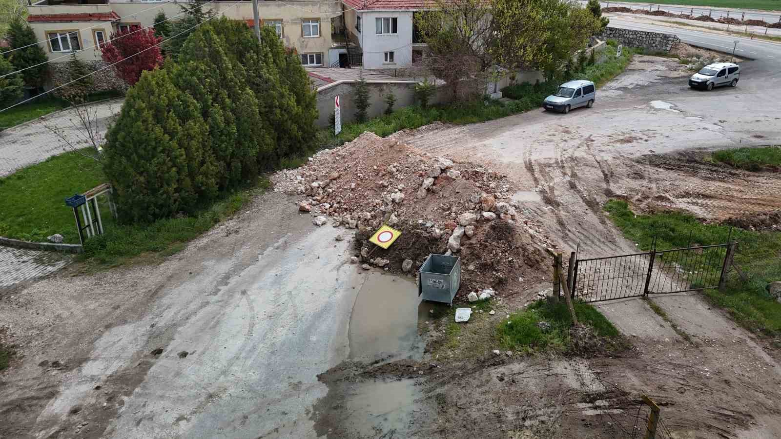 yol yapalim derken mahalleliyi hapsettiler 5 R7Es8RSs