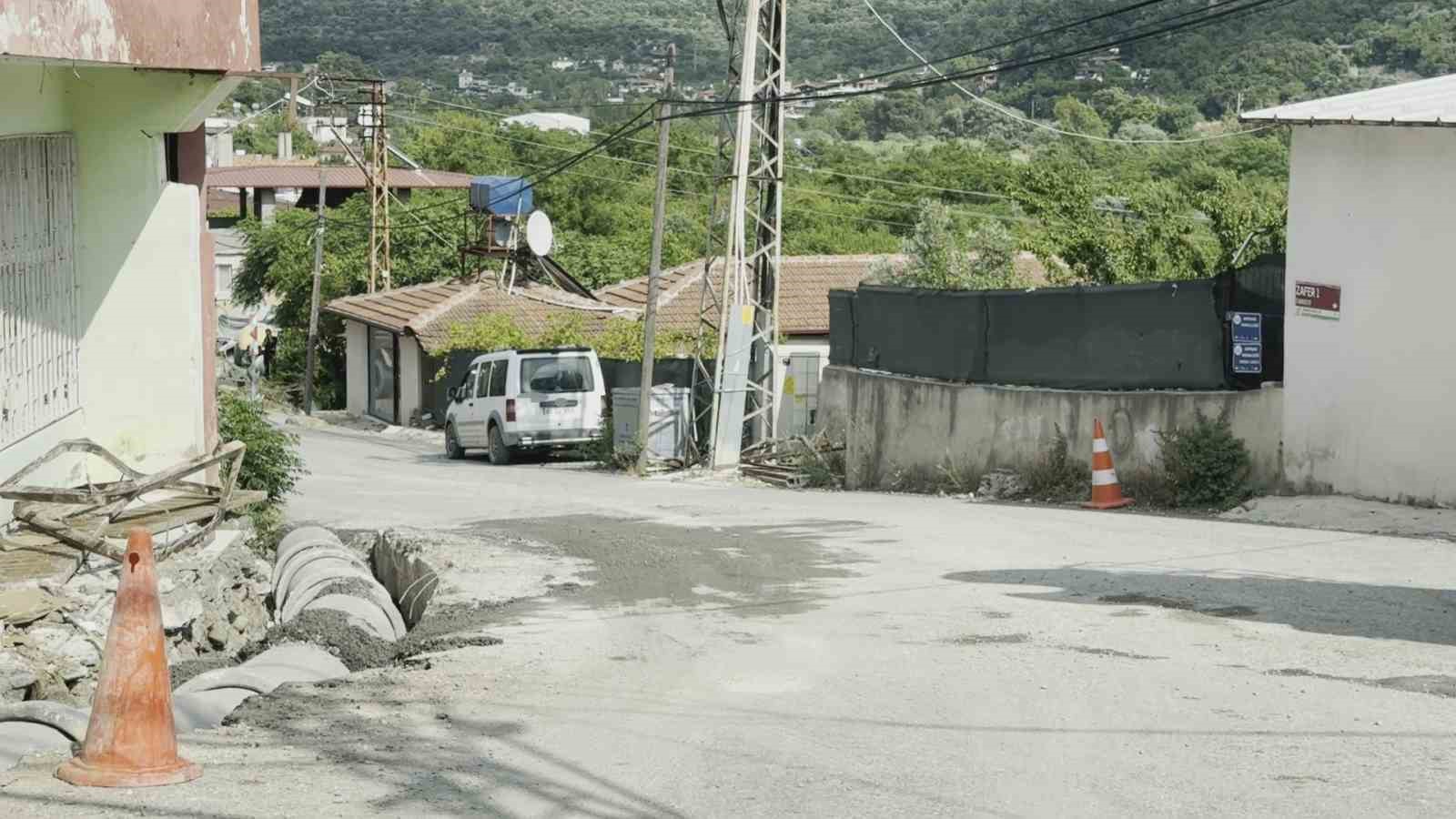 Yola beton dökerek ilerleyen beton mikserine 50 bin TL para cezası 6 yola beton dokerek ilerleyen beton mikserine 50 bin tl para cezasi 2 HPAUhduI
