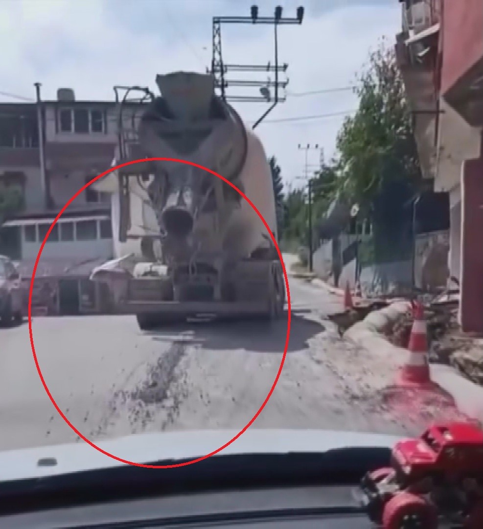 Yola beton dökerek ilerleyen beton mikserine 50 bin TL para cezası 8 yola beton dokerek ilerleyen beton mikserine 50 bin tl para cezasi 4 I9ilEpzM