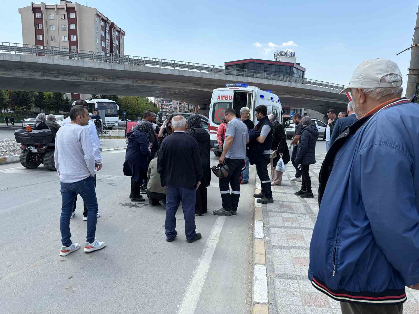 yola dokulen toprakta kayan motosikletin surucusu yaralandi 0 eTW7QN2r