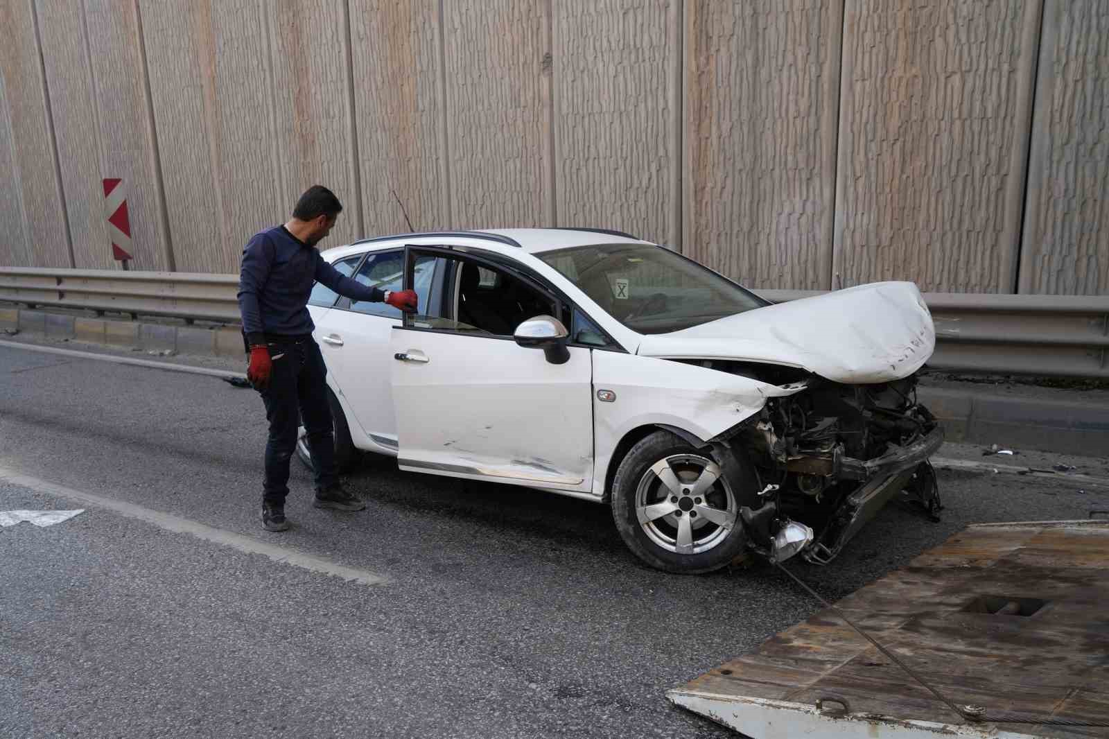 yola dokulen yag zincirleme kazaya sebep oldu 4 yarali 4