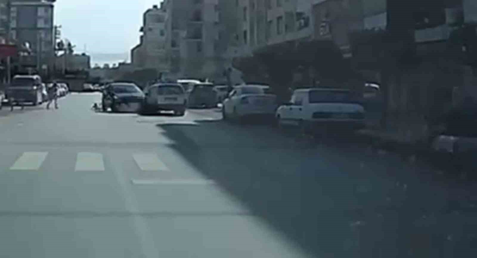 Yola fırlayan çocuğa çarpmamak isterken karşı yönden gelen otomobille kafa kafaya çarpıştı 7 yola firlayan cocuga carpmamak isterken karsi yonden gelen otomobille kafa kafaya carpisti 3