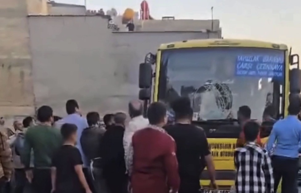 yolcu ile tartisan halk otobusu soforune meydan dayagi 4 h63cn5MQ