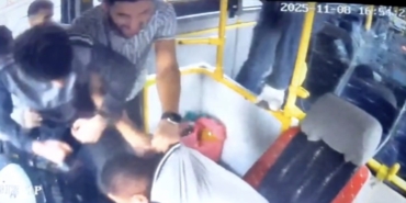 yolcu-ile-tartisan-halk-otobusu-soforune-meydan-dayagi-4kAUmIcc.jpg