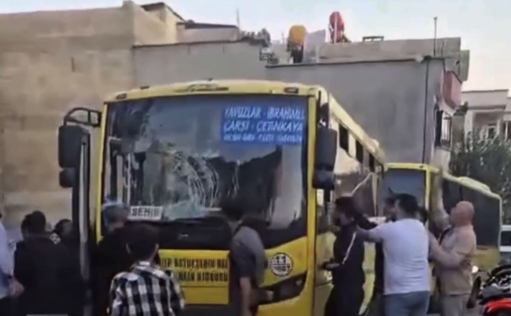 yolcu ile tartisan halk otobusu soforune meydan dayagi 5 8ZppmBeV