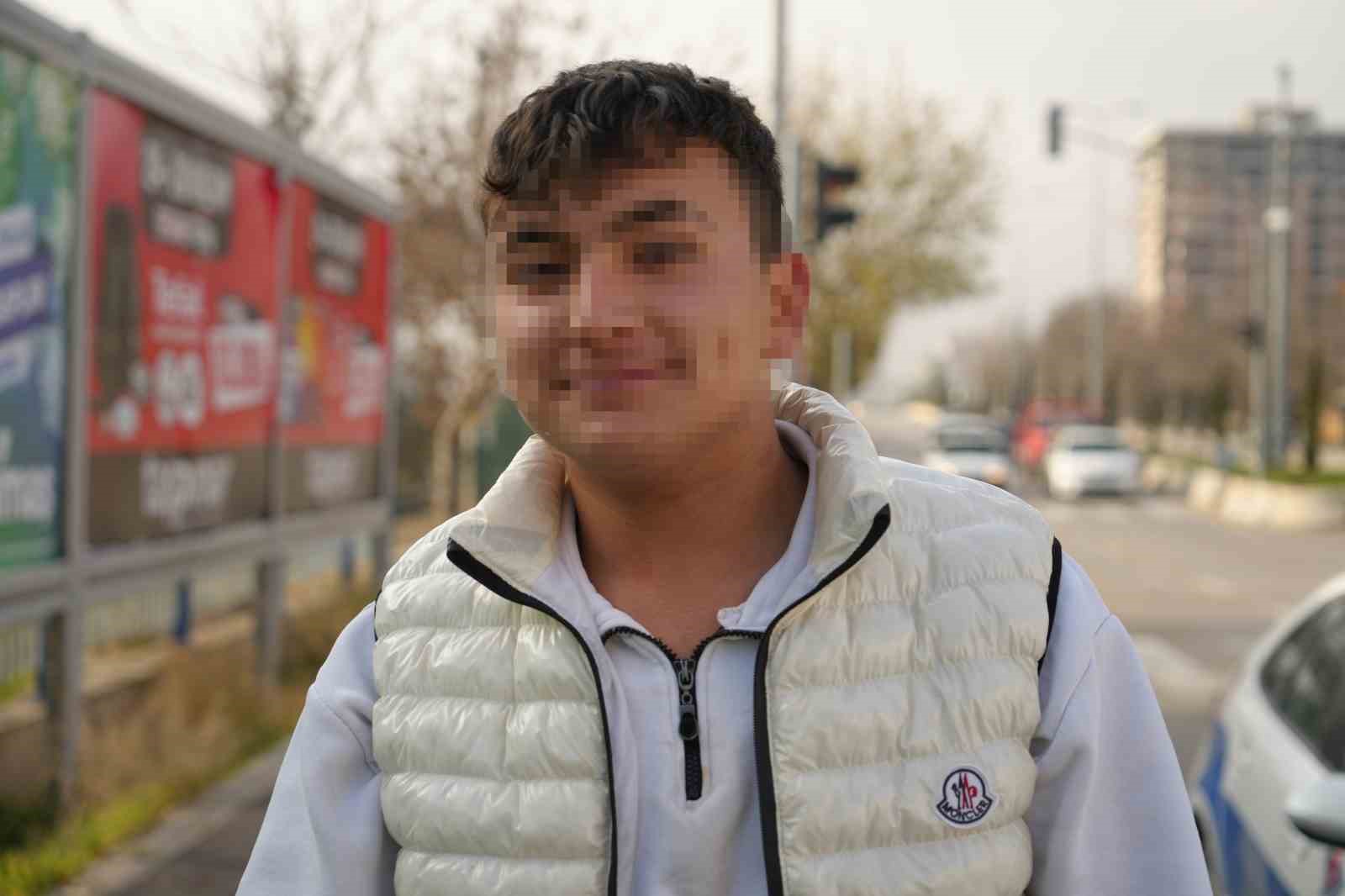 Yolcu kapısından inen ehliyetsiz sürücü drondan kaçamadı: "Gafil avlandım" dedi, ceza makbuzuyla hatıra fotoğrafı çektirdi 9 yolcu kapisindan inen ehliyetsiz surucu drondan kacamadi gafil avlandim dedi ceza makbuzuyla hatira fotografi B4JmtfAc