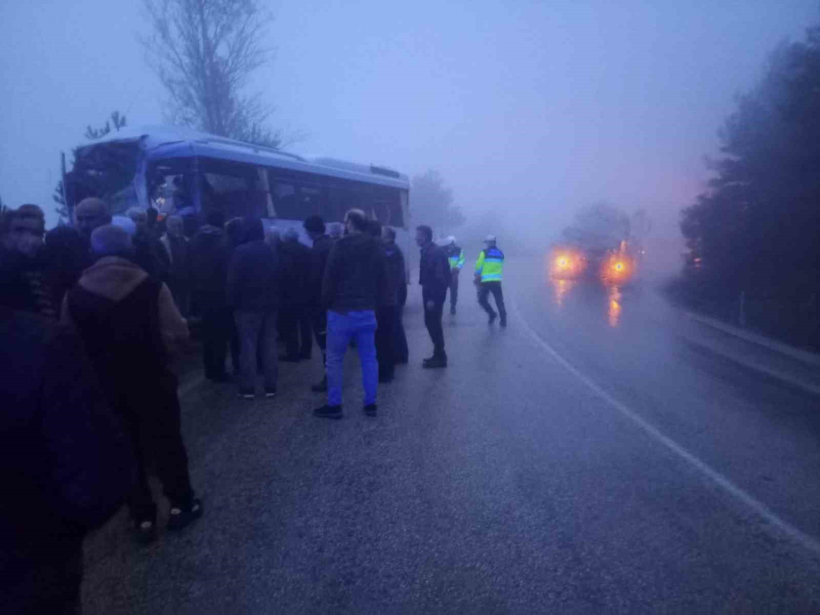yolcu midibusu ile yakit yuklu tir carpisti 3 yarali 3 bvtGJiFB