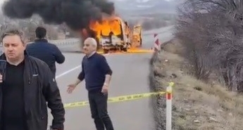 yolcu-minibusu-alev-topuna-dondu-kAgm67UV.jpg