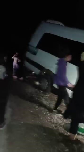 yolcu minibusu sarampolde asili kaldi faciadan donuldu 1 YkNZ5n5K