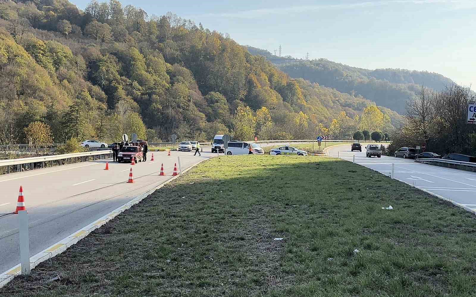 Yolcu minibüsü ve otomobil çarpıştı: 2 yaralı 7 yolcu minibusu ve otomobil carpisti 2 yarali 3 fgibC1wY