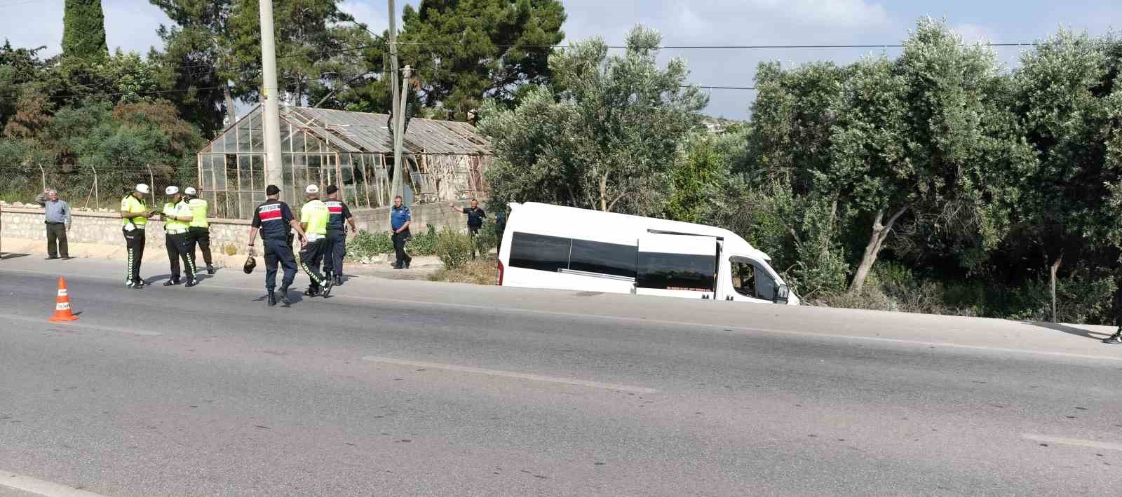 yolcu minibusunde dehset anlari kamerada kacirdigi minibusle kaza yapip oldu 3 HXHKiaKh
