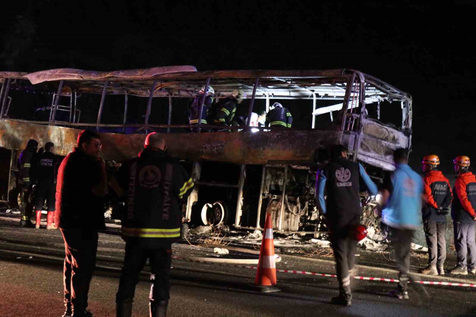 yolcu otobusu kazasinda aci bilanco 7 olu 1i agir 33 yarali 3 Xn3LXpQS