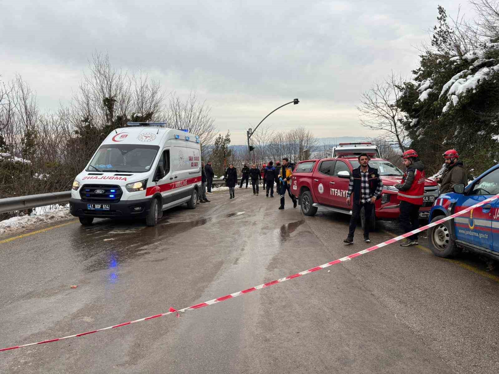 yolcu otobusu sarampole yuvarlandi cok sayida yarali var 0 OYnLRjvO