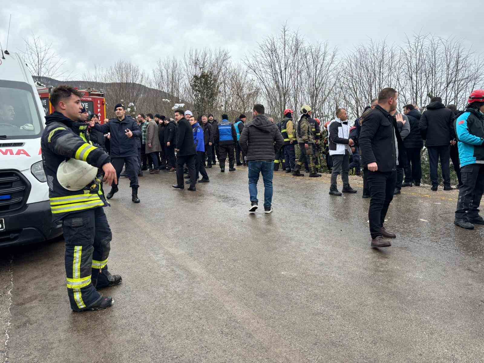 yolcu otobusu sarampole yuvarlandi cok sayida yarali var 1 RElfYBHe