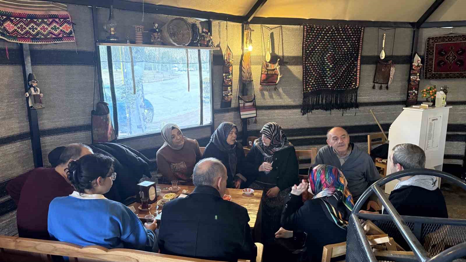 yolculara otantik durak hizmeti 5 lQiSeFHJ
