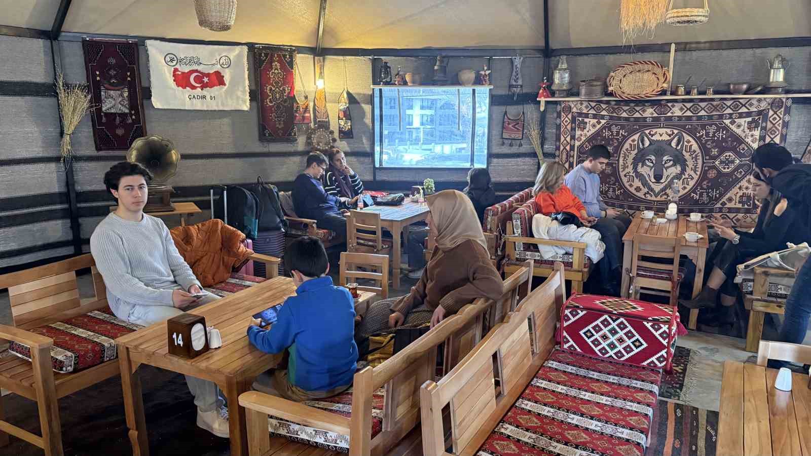 yolculara otantik durak hizmeti 6 LRsaJbwi