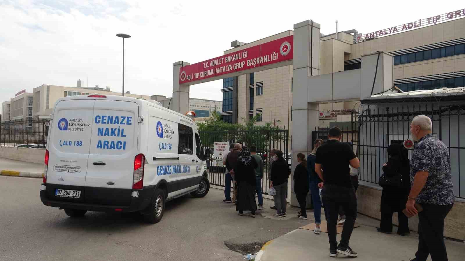 yolda yururken yok yere hayattan kopartildi ailesi kornealarini bagisladi 1