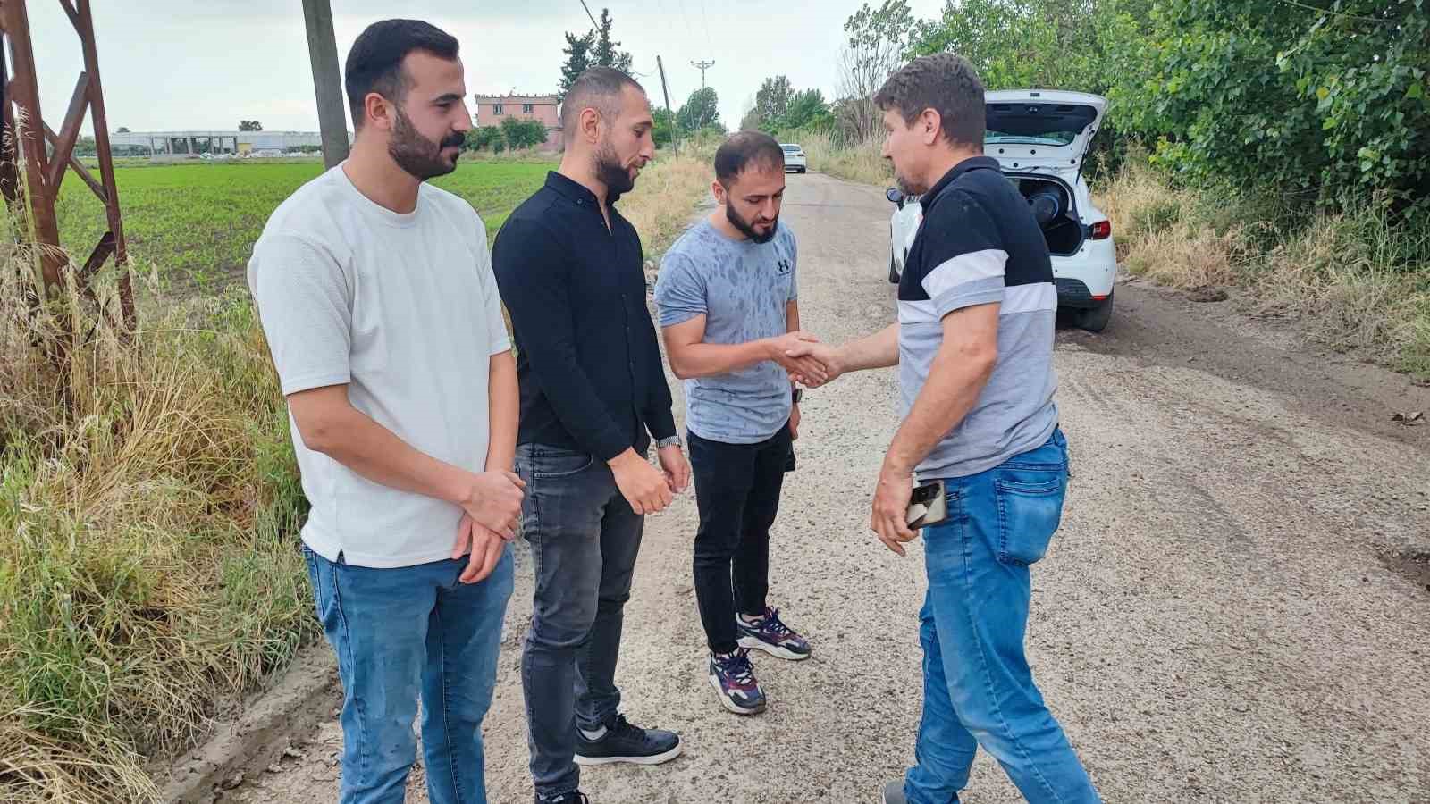 yoldaki cukurlari belediye oldu anonsuyla protesto ettiler 1 Mrac7rSR