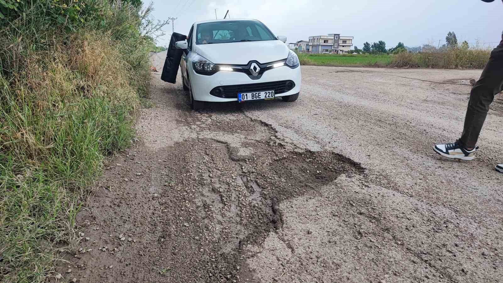 yoldaki cukurlari belediye oldu anonsuyla protesto ettiler 2 f2bhAeDT