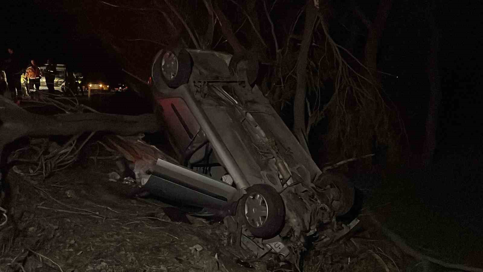Yoldan çıkan araç devrildi: 1 ölü, 4 yaralı 6 yoldan cikan arac devrildi 1 olu 4 yarali 2 IfRQzRKs