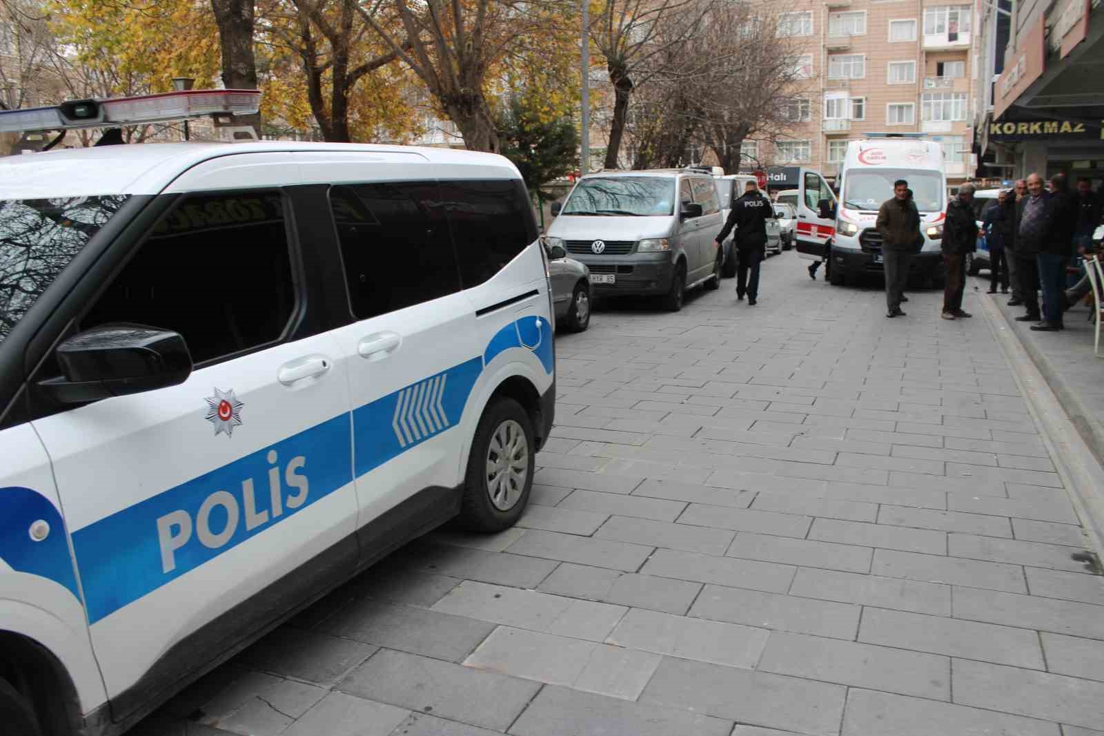 yoldan gecenleri bicakladi 1i agir 3 yarali 1