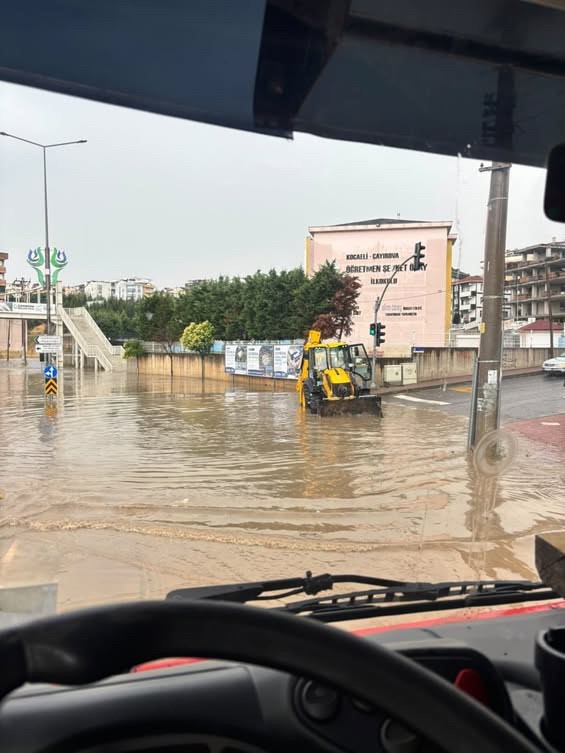 yollar gole dondu yagmur sulari selale gibi akti 3