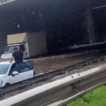yollar-gole-dondu-yagmur-sulari-selale-gibi-akti-KwzvKyBR.jpg