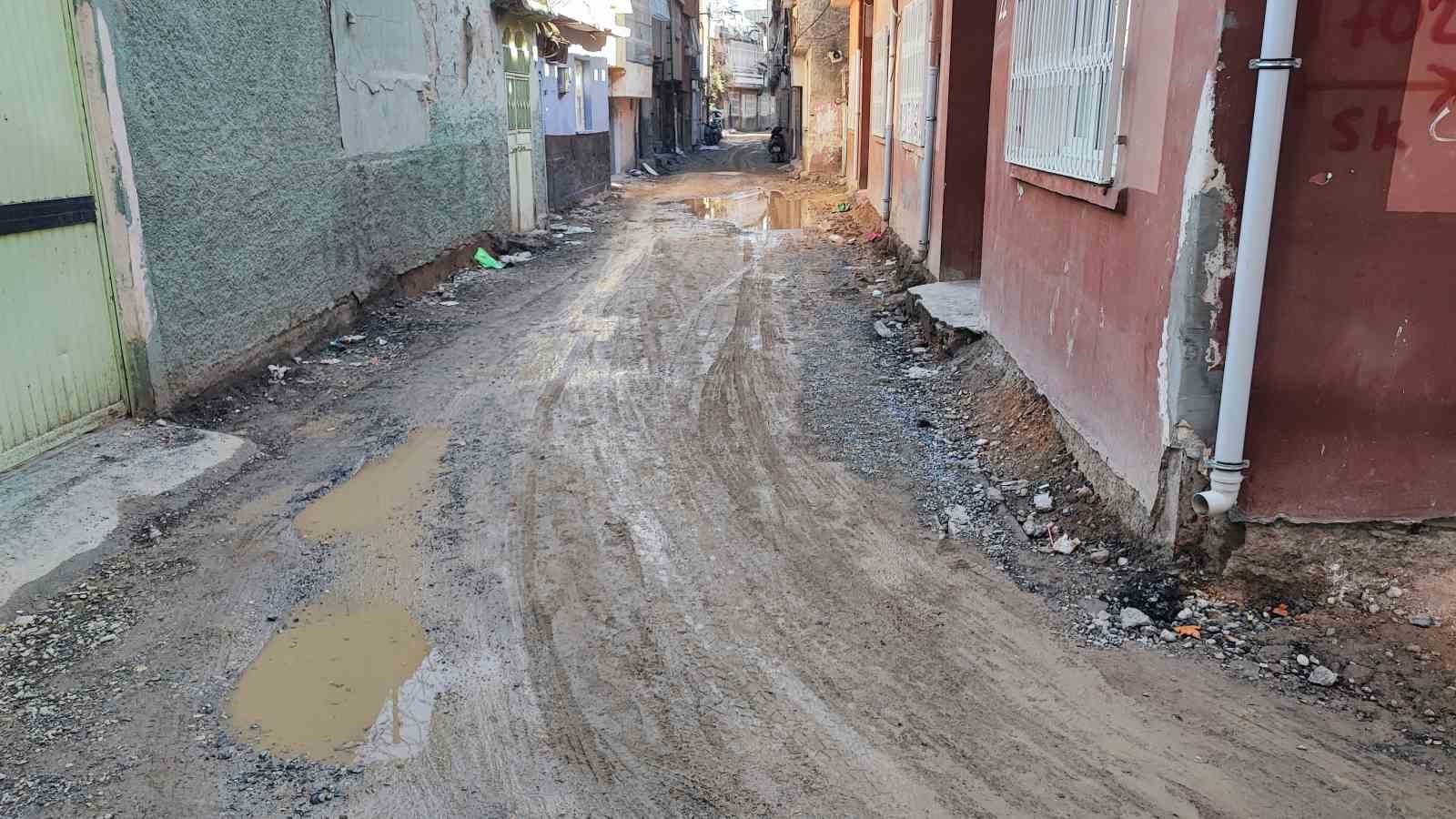yollar kostebek yuvasina dondu mahalleli isyan etti 0 6LP1XNqO
