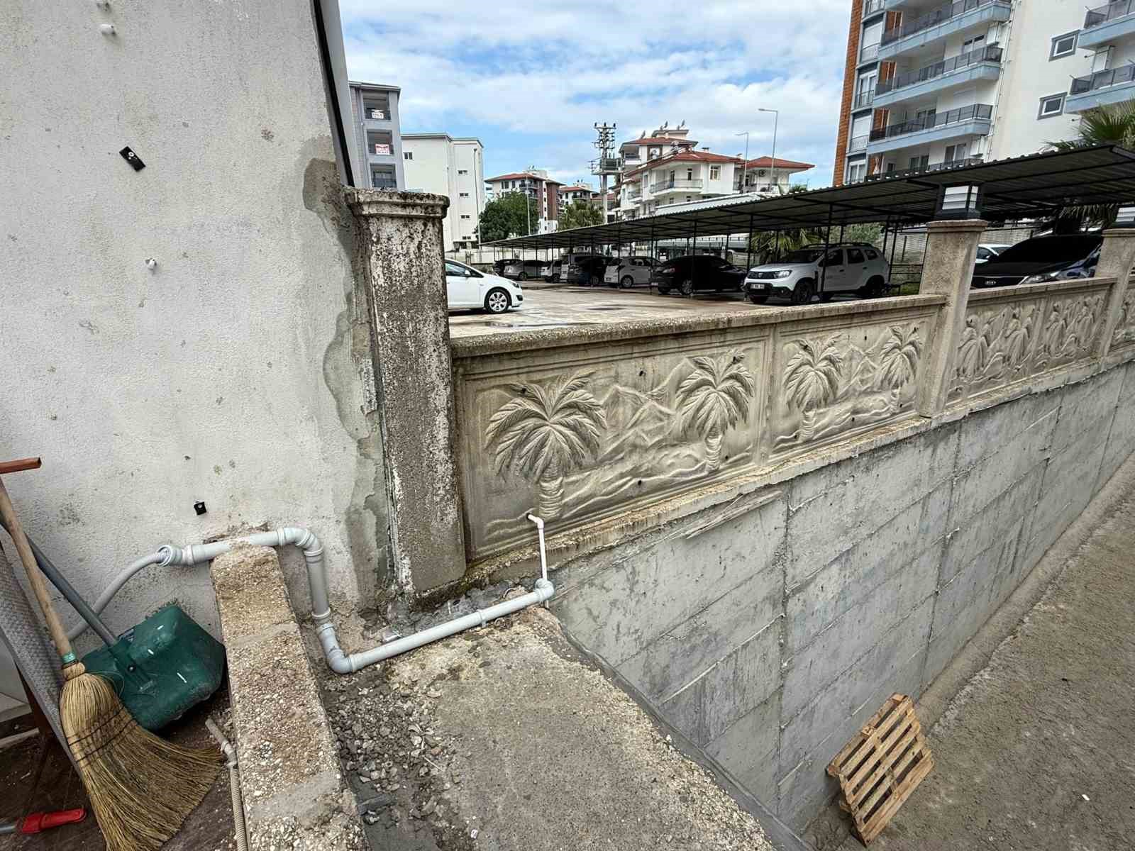yolu kisaltmak isterken apartman bosluguna duserek hayatini kaybetti 2 DUYWAqPO