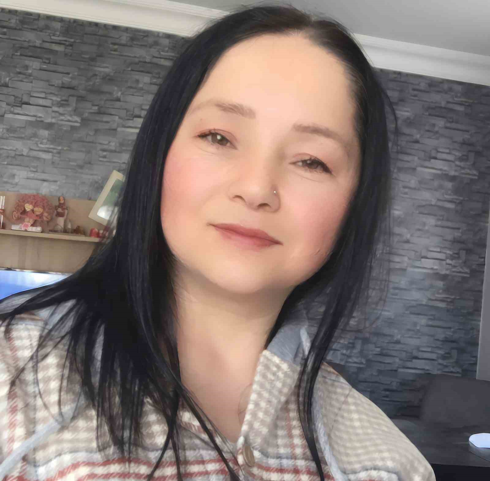 yolun karsisina gecemeye calisan kadin otomobilin carpmasi neticesinde hayatini kaybetti 0 k21ZlK1t
